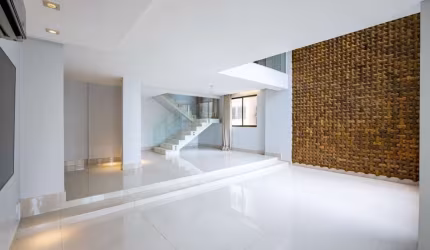 Apartamento Duplex com 252,32m², 4 suítes, 3 salas, 6 banheiros e 2 vagas de gar
