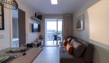 Compacto, mobiliado e com lazer completo.