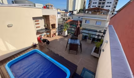 Sobrado totalmente reformado, com jacuzzi e churrasqueira, 105m²