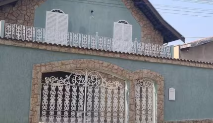 Casa ampla com 3 suítes e 4 vagas no Jardim Nova Europa, Campinas
