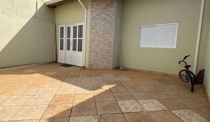 Casa no Vila Réggio com 2 quartos e 2 vagas por R$ 345 mil!