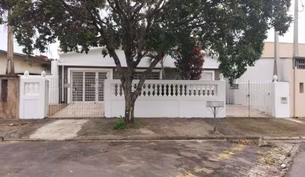 Casa ampla à venda no Jardim Eulina: 4 quartos, 2 vagas e localização excelente