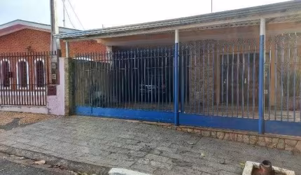 **Excelente casa no Jardim Eulina: 4 quartos, 3 vagas e muita privacidade!**