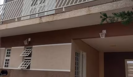 **More bem! Sobrado amplo à venda no Vila Réggio**