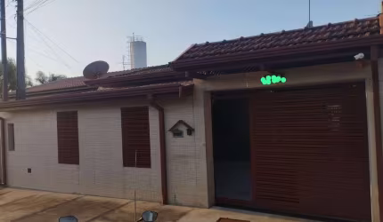 Casa principal 1 quarto 1 closed Sl  Coz Banh Area  serv  Vaga total 9 carros