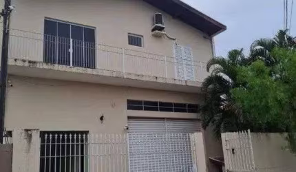 Sobrado Espaçoso à Venda com 5 Vagas e Salão Comercial COM DUAS CAMERAS FRIAS