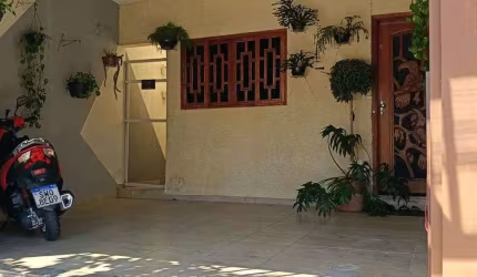 **Sobrado completo no Novo Mundo com 2 quartos e 4 banheiros**