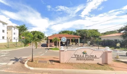 Casa Espaçosa com Suíte e Quintal no Jardim Interlagos