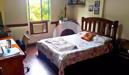 Excelente oportunidade de morar em um apartamento espaçoso e bem localizado em Icaraí, com vista livre para o Campo de São Bento e cercado por uma ampla gama de comércios