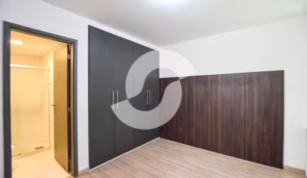 Apartamento Decorado por Arquiteto a 20 Passos da Praia de Icaraí – Sofisticação e Conforto em Cada Detalhe