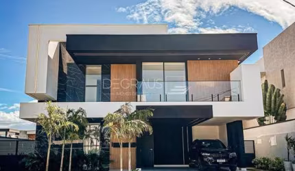 Casa projetada com elevador Cidade Alpha