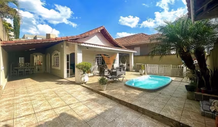 Casa à venda, 3 quartos, 2 suítes, 4 banheiros, 3 vagas , 131m² Vila Diva, Carapicuíba, SP