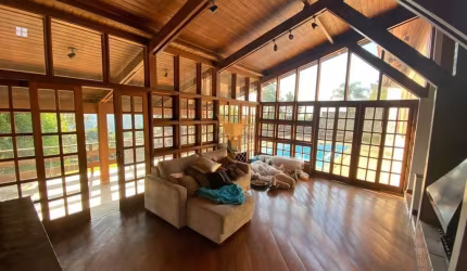 Chácara à venda, 4 quartos, 2 suítes, 5 banheiros, 6 vagas, 645m², em condomínio fechado
