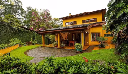 Sobrado à venda estilo rústico,   Condomínio Granja Viana II, Cotia, SP - 4 quartos, 2 suítes, 7 ba