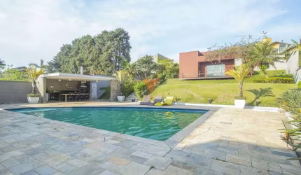 Casa à venda, 3 suítes, 5 banheiros, 7 vagas, 452m², Granja Viana