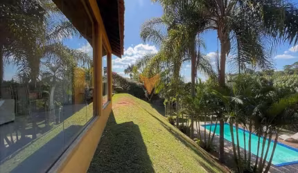 Casa à venda em condomínio fechado , 4 quartos, 2 suítes, 4 banheiros, 8 vagas, 350m²