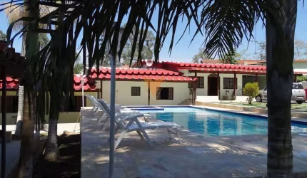Casa Térrea à Venda em Condomínio Fechado no Parque Rizzo, Cotia, SP | 5 Dormitórios, 3 Suítes, Pis