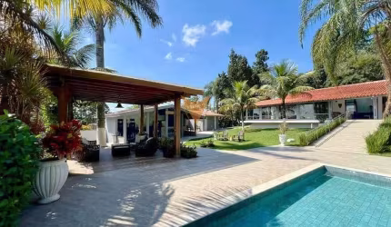 Casa à venda, Chácara das Paineiras, Carapicuíba, SP - 6 Quartos, 3 Suítes, 6 Banheiros, 5 Vagas, 6