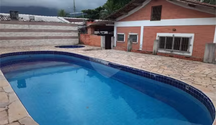 Casa com 3 quartos à venda em Centro - SP