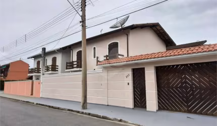 Casa com 3 quartos à venda em Centro - SP