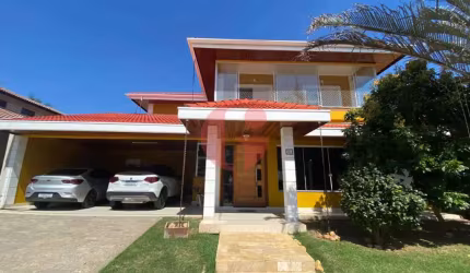 Casa à venda em condomínio com 4 quartos e 4 vagas de garagem | 271m² no Esplanada do Sol