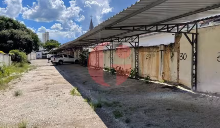 Galpão comercial para venda com 910m² no Centro de São José dos Campos.