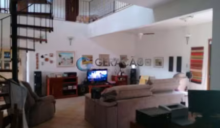 Casa em Condomínio Fechado - 527,00m² no Bosque dos Eucaliptos