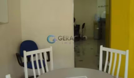 Casa residencial ou comercial para venda com 03 vagas de garagem - 206m² no bairro Jardim Bela Vista