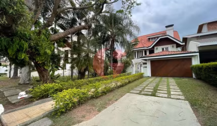 Casa para venda em Condomínio Fechado de 04 dormitórios, sendo 3 suítes, 480,72m² de construção.