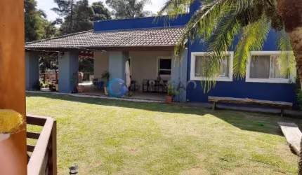Chácara com 230m², 3 dormitórios sendo 2 suítes e 3 vagas cobertas  - Condomínio Lagoinha!