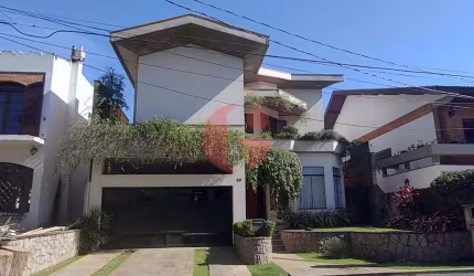 Sobrado 281,27m² em condominio fechado, 3 suites e 2 vagas de garagens no Condomínio Jardim das Colinas !