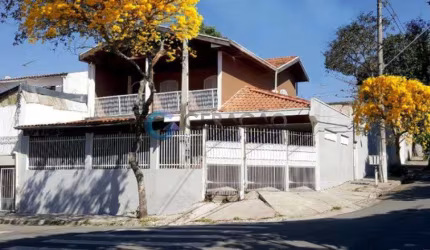 Sobrado com 04 Dorm. - 332m² de área construída no Parque Santa Rita | SJC