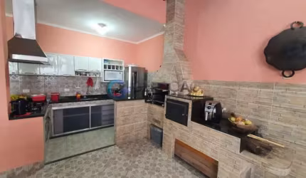 Casa para venda de 03 Dorm. e 01 Suíte - 235m² no Jardim Ismênia