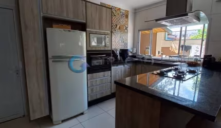 Lindo sobrado com 3 dormitórios sendo 1 suite no Jardim Paulista.