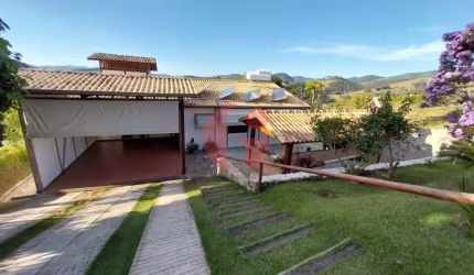 Casa em condomínio para venda e locação com 03 dorms. e 01 Suíte - 250m² no Recanto Santa Bárbara | Jambeiro