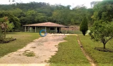 Chácara 250m² de área construída e 20.000,00m² de terreno - Jardim Santo Antônio da Boa Vista | Jacareí