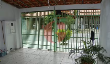 Sobrado para venda com 03 quartos e 02 vagas de garagem - 110m² no Parque Interlagos - São José dos Campos - SP
