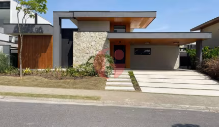 Casa em condomínio para venda com 4 quartos, 2 suítes e piscina - 310m² no Colinas do Paratehy