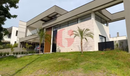 Casa em condomínio para venda com 5 suítes e 6 vagas de garagem com 600m² - Urbanova