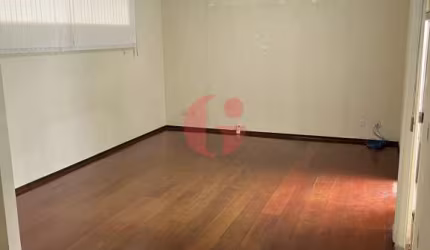 Casa térrea 3 dormitórios (1 suíte) e 4 vagas de garagens - Bosque dos Eucaliptos!