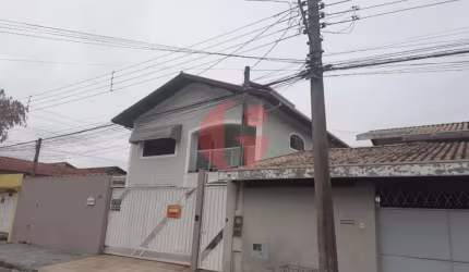 Sobrado para venda com 4 dormitórios sendo 1 suíte - 220m² no bairro Campos Elíseos | Taubaté-SP