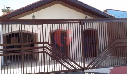 Casa térrea para venda com 2 quartos e 4 vagas de garagem - 80m² no bairro Jardim Ismênia