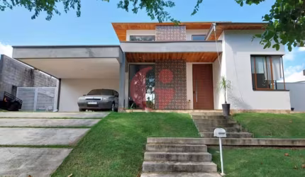 Casa em condomínio para locação com 4 quartos e 2 vagas de garagem - 300m² no Mirante do Vale | Jacareí