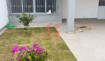 Casa térrea para venda com 02 quartos e 04 vagas de garagem - 180m² no bairro Vila Industrial