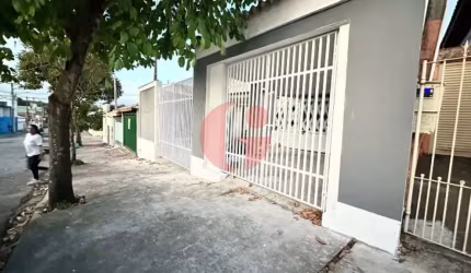 Casa térrea para venda e locação com 3 quartos e 2 vagas de garagem - 146m² no Centro de SJC