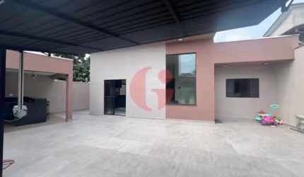 Casa térrea para venda com 03 dormitórios (1 suíte) e 04 vagas de garagem - 153m² no bairro Jardim Rodolfo