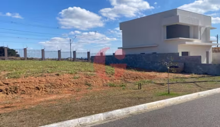 Terreno em condomínio fechado para venda com 280m² no Bairro da Floresta