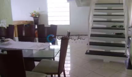 Sobrado em condomínio para locação com 04 quartos e 04 vagas de garagem - 300m² no bairro Jardim Aquarius