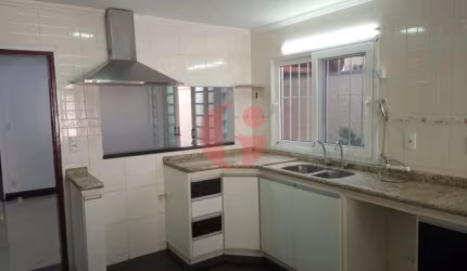 Casa Alto Padrão à Venda - 280 m² - 3 Dorms (2 suites)