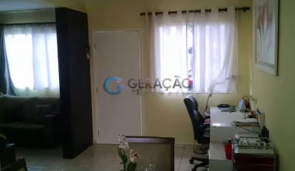 Sobrado em condomínio para venda com 03 quartos e 01 vaga de garagem - 100m² no bairro Urbanova